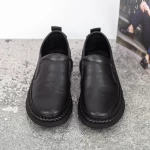 Męskie buty wykonane ze skóry naturalnej HT8215 Czarny | Mels