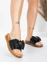 Damskie kapcie ze skóry naturalnej 28118 Czarny | Advancer