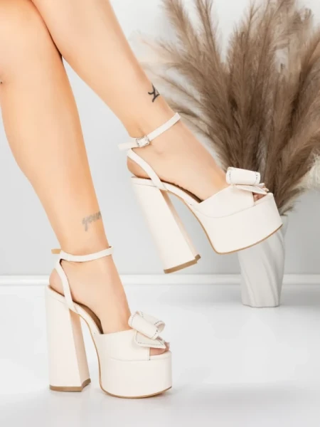 Sandały na grubej podeszwie i platformie 3KV52 Beżowy | Mei