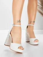 Sandały na grubej podeszwie i platformie 5KV71 Biały | Mei